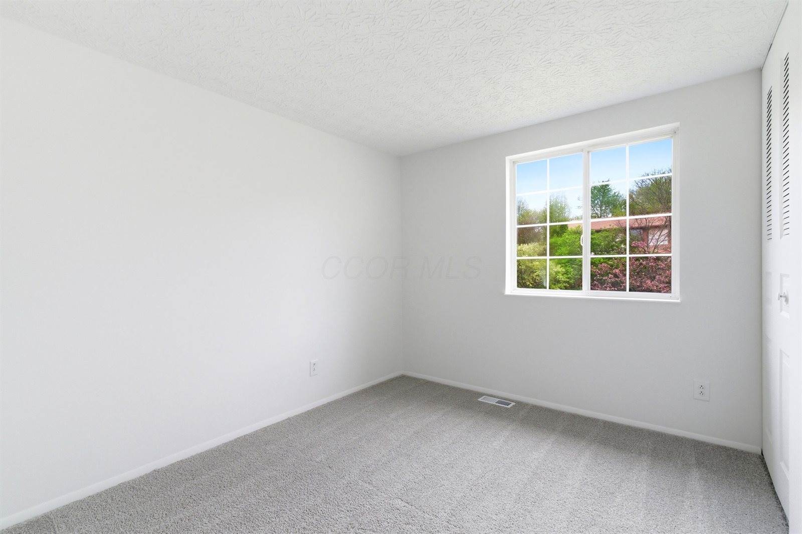 8669 Ripton Drive, Powell, OH 43065