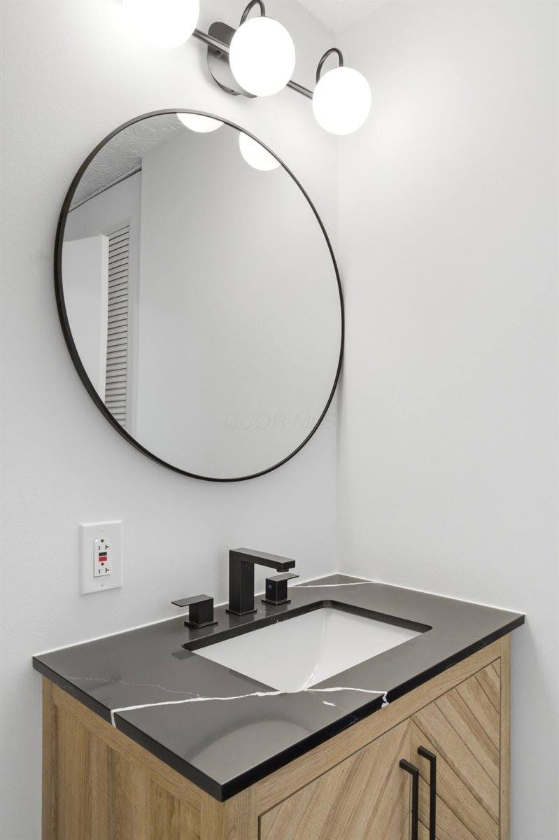 8669 Ripton Drive, Powell, OH 43065