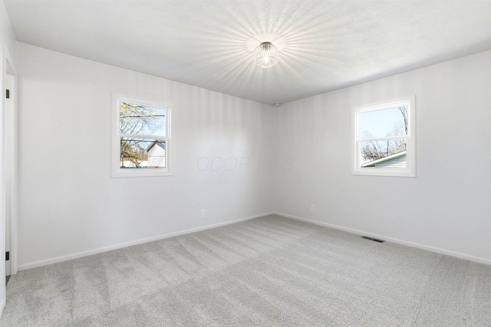 105 Crown Hill Court, Columbus, OH 43230