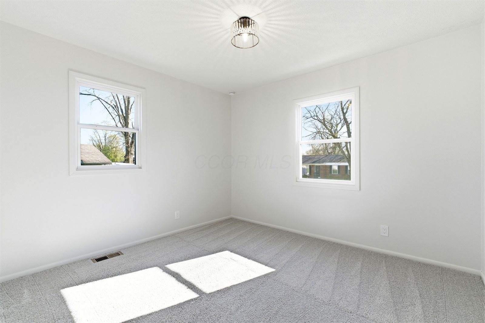 105 Crown Hill Court, Columbus, OH 43230