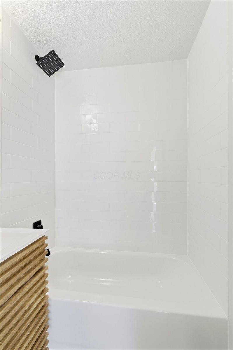 105 Crown Hill Court, Columbus, OH 43230