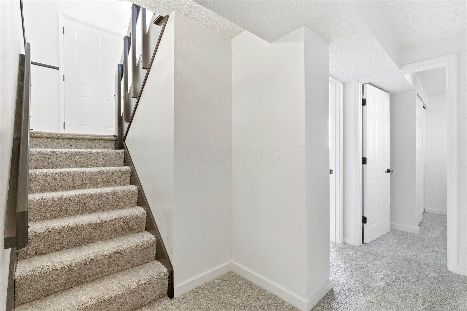 105 Crown Hill Court, Columbus, OH 43230