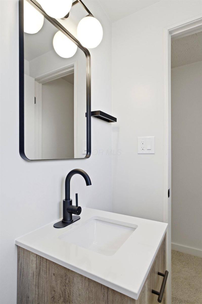 105 Crown Hill Court, Columbus, OH 43230