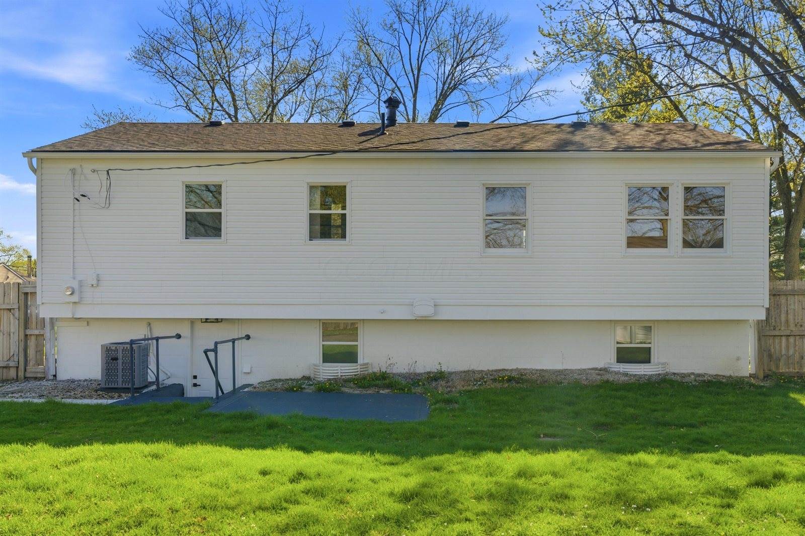 105 Crown Hill Court, Columbus, OH 43230