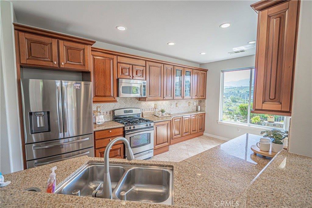 19534 Eleven Court, Newhall, CA 91321
