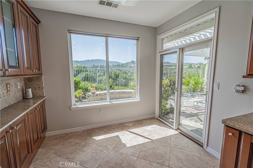 19534 Eleven Court, Newhall, CA 91321
