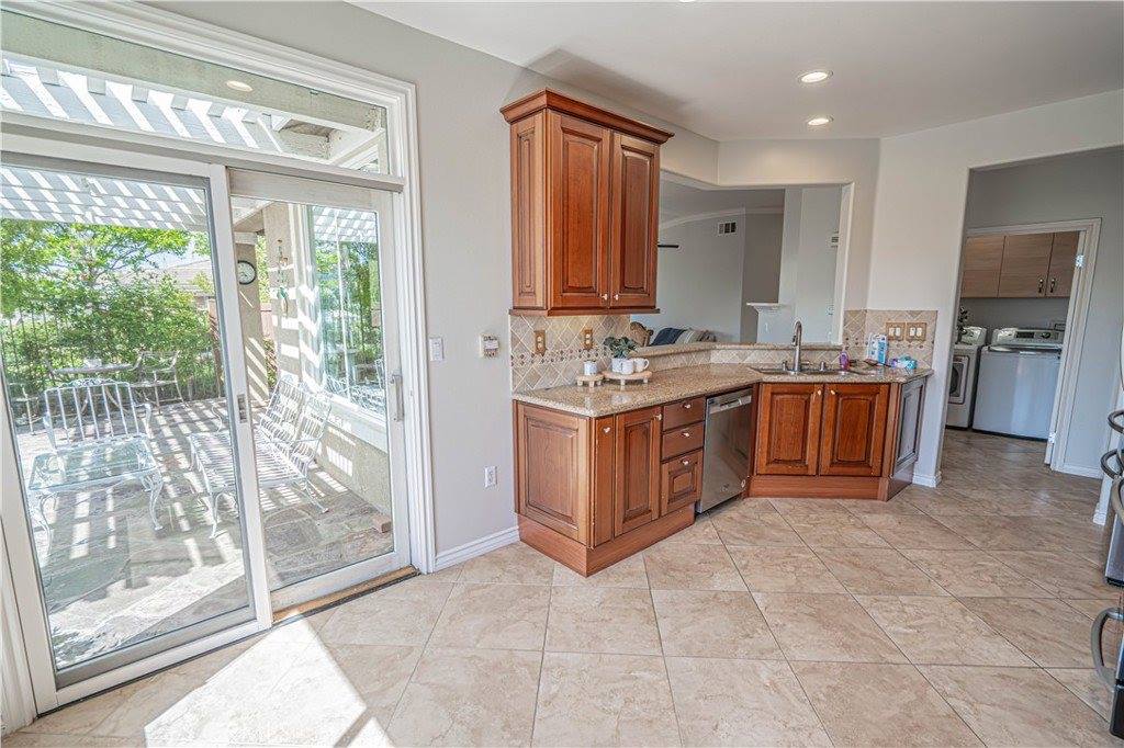 19534 Eleven Court, Newhall, CA 91321