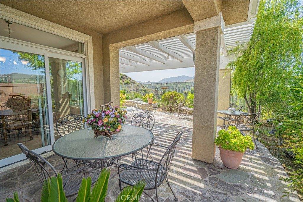 19534 Eleven Court, Newhall, CA 91321