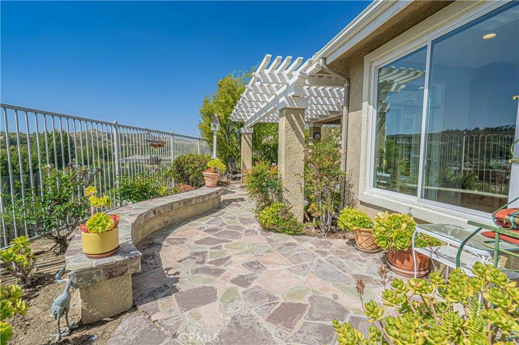 19534 Eleven Court, Newhall, CA 91321