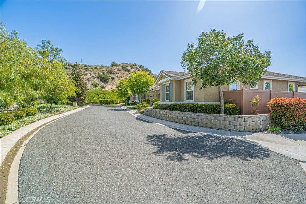 19534 Eleven Court, Newhall, CA 91321