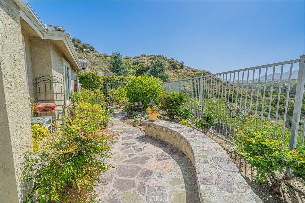 19534 Eleven Court, Newhall, CA 91321