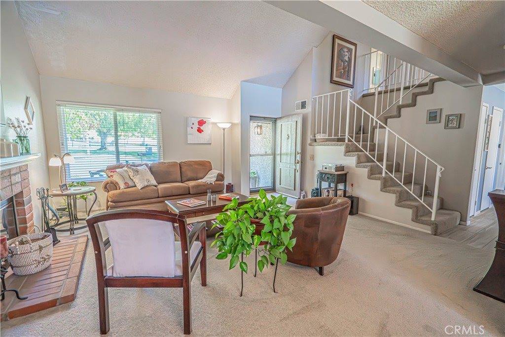 27939 Caraway Lane, Saugus, CA 91350