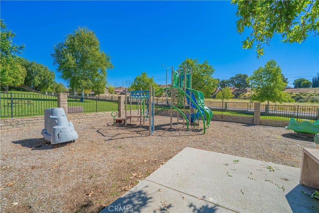 27939 Caraway Lane, Saugus, CA 91350