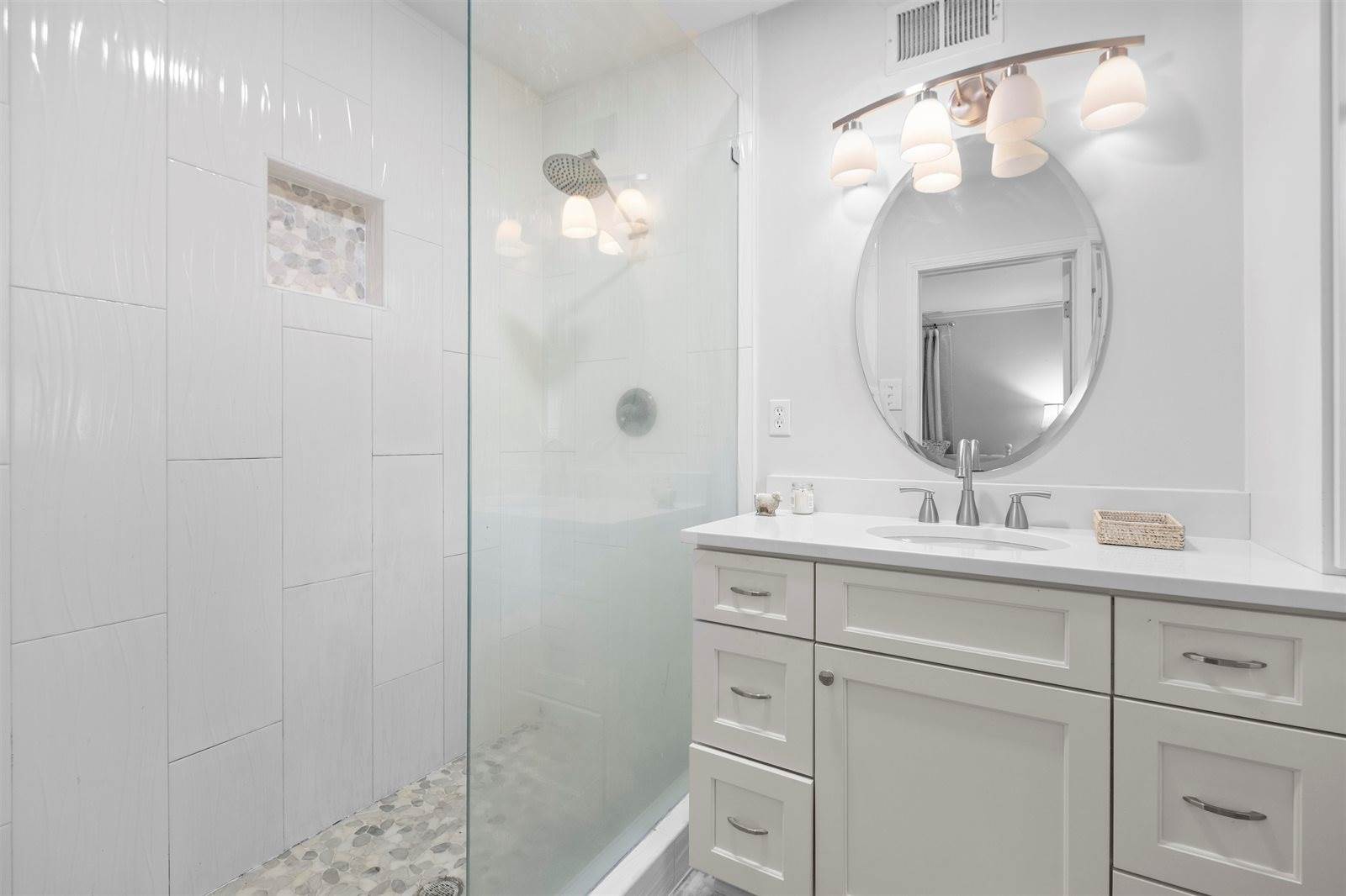 17 Mary Ann Dr, Memphis, TN 38117