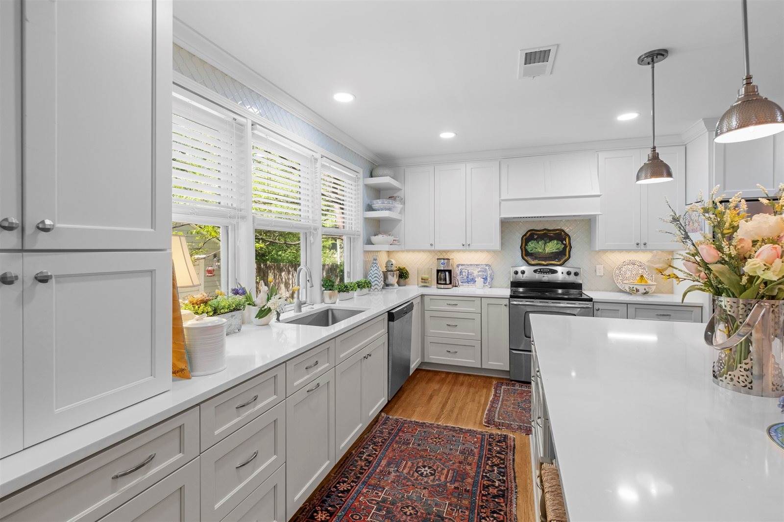 17 Mary Ann Dr, Memphis, TN 38117