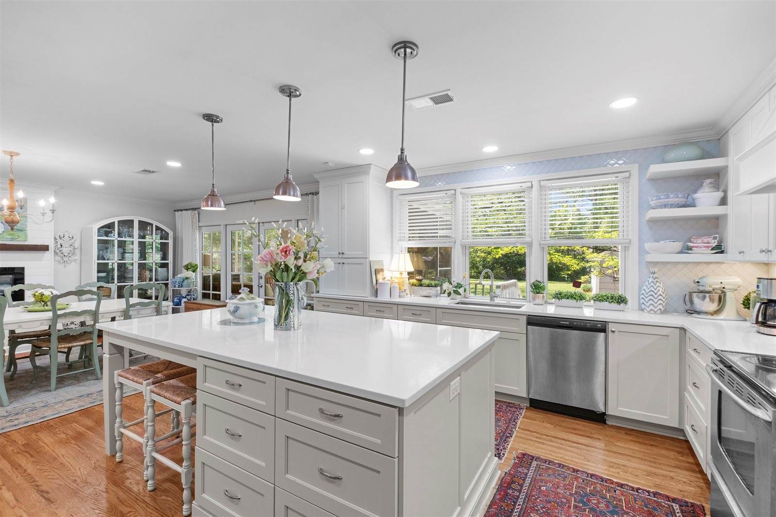 17 Mary Ann Dr, Memphis, TN 38117