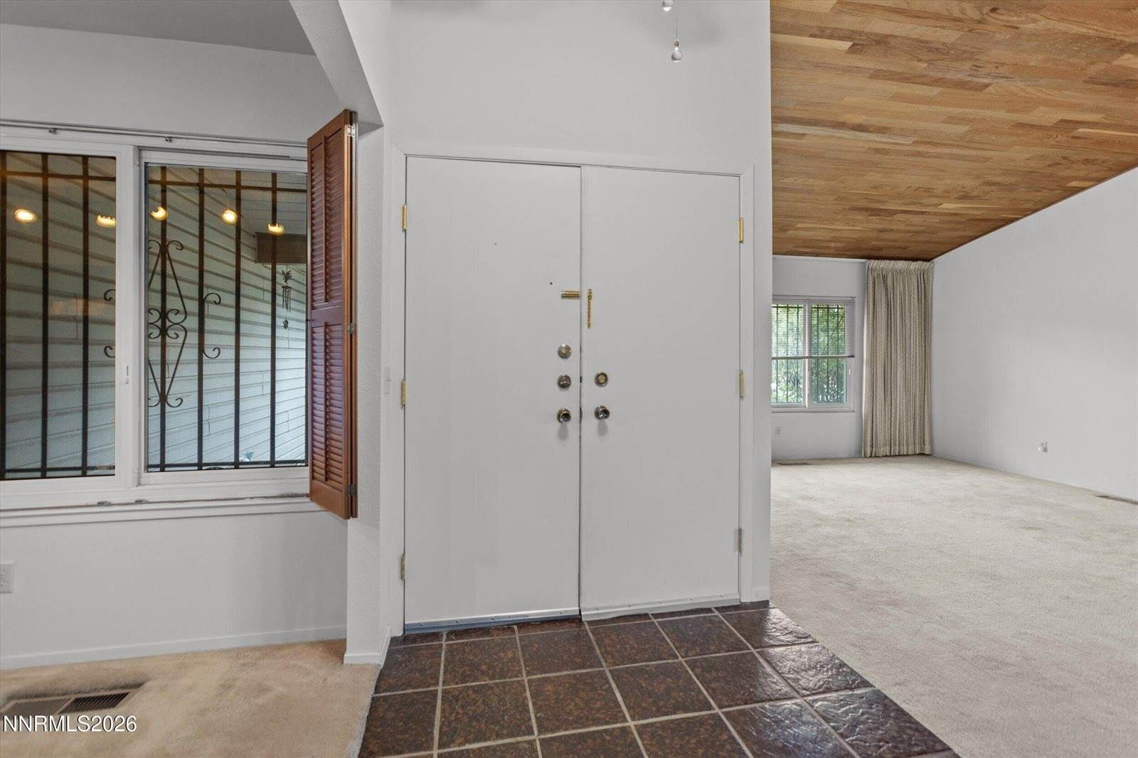 4960 Lakeside Drive, Reno, NV 89509