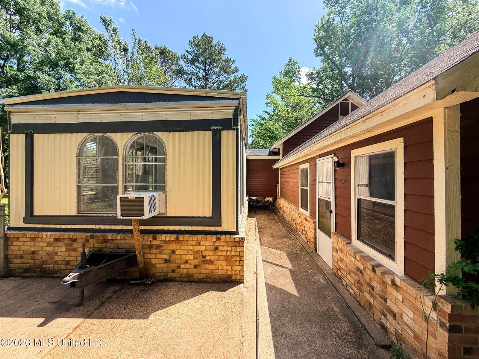 143 Maple Street, Florence, MS 39073