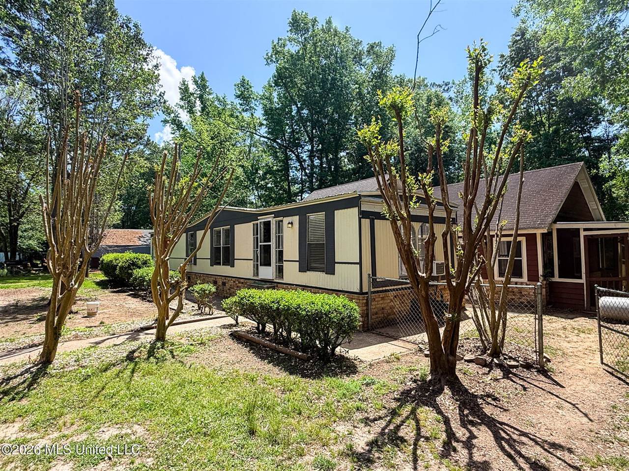 143 Maple Street, Florence, MS 39073