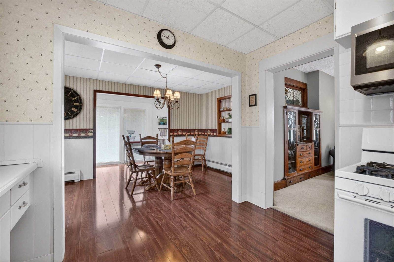 1587 34th Avenue, Moline, IL 61265
