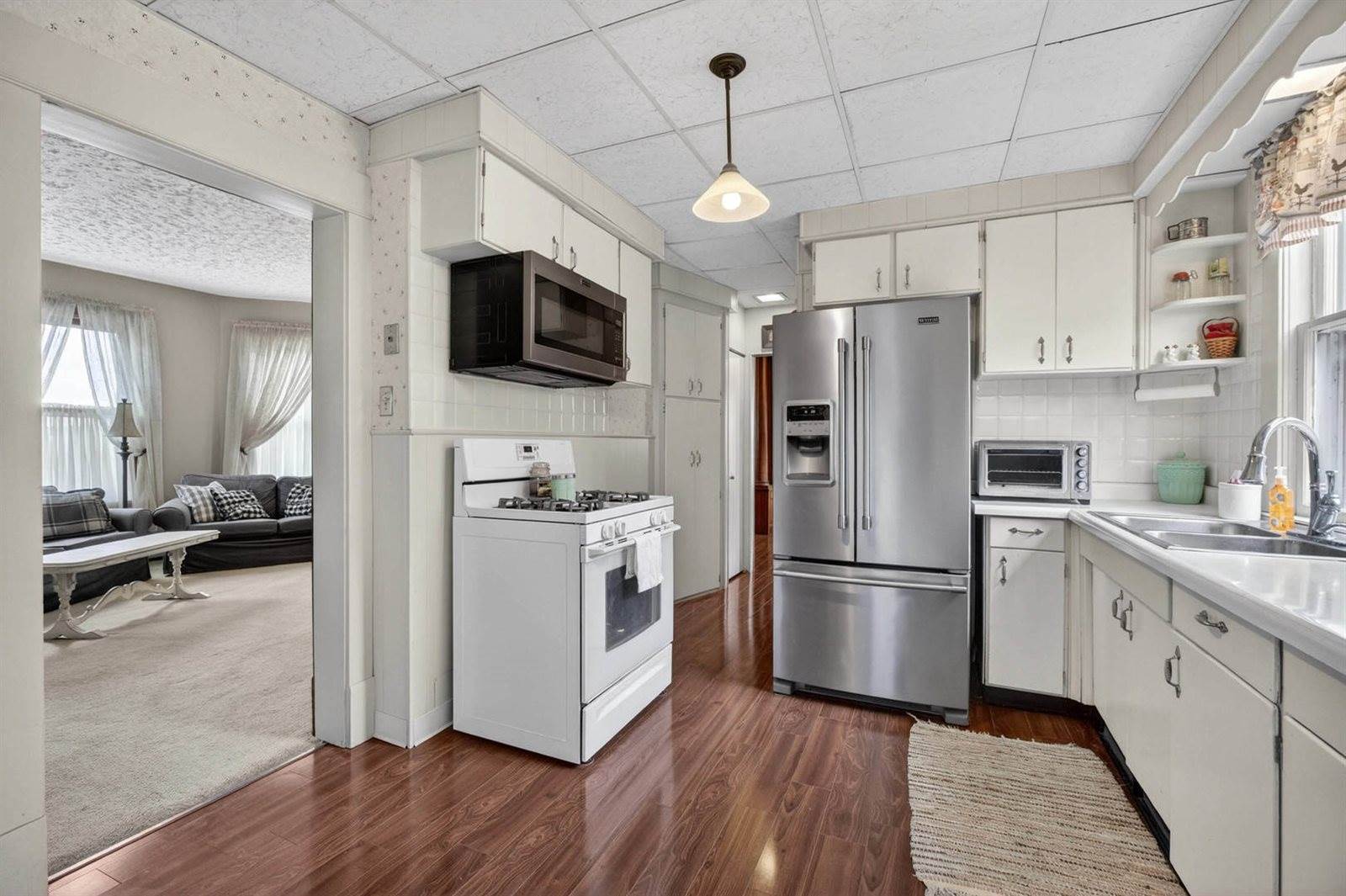 1587 34th Avenue, Moline, IL 61265
