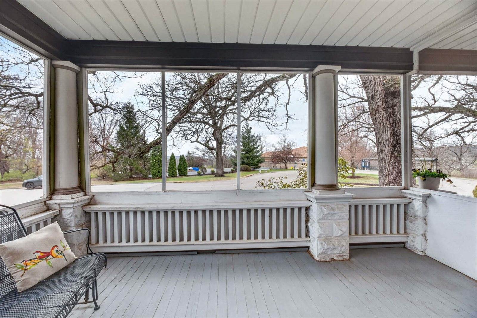 1587 34th Avenue, Moline, IL 61265
