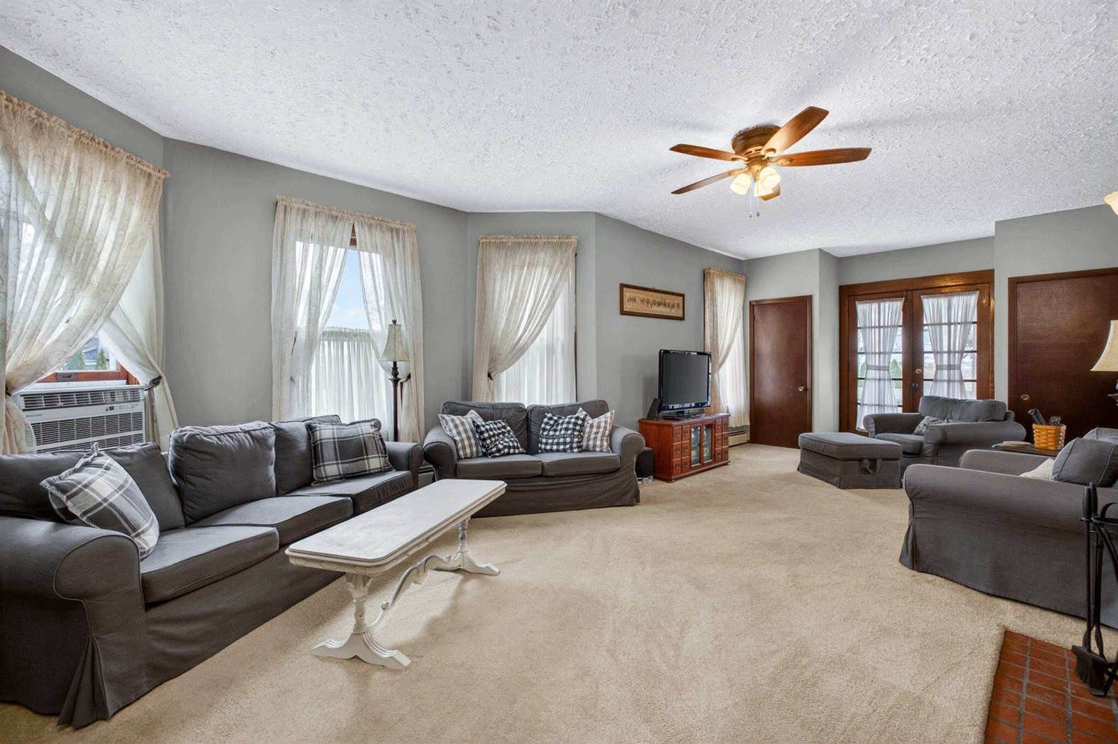 1587 34th Avenue, Moline, IL 61265
