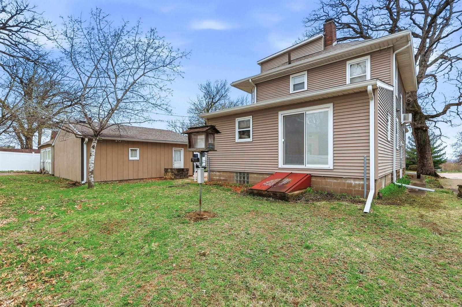 1587 34th Avenue, Moline, IL 61265