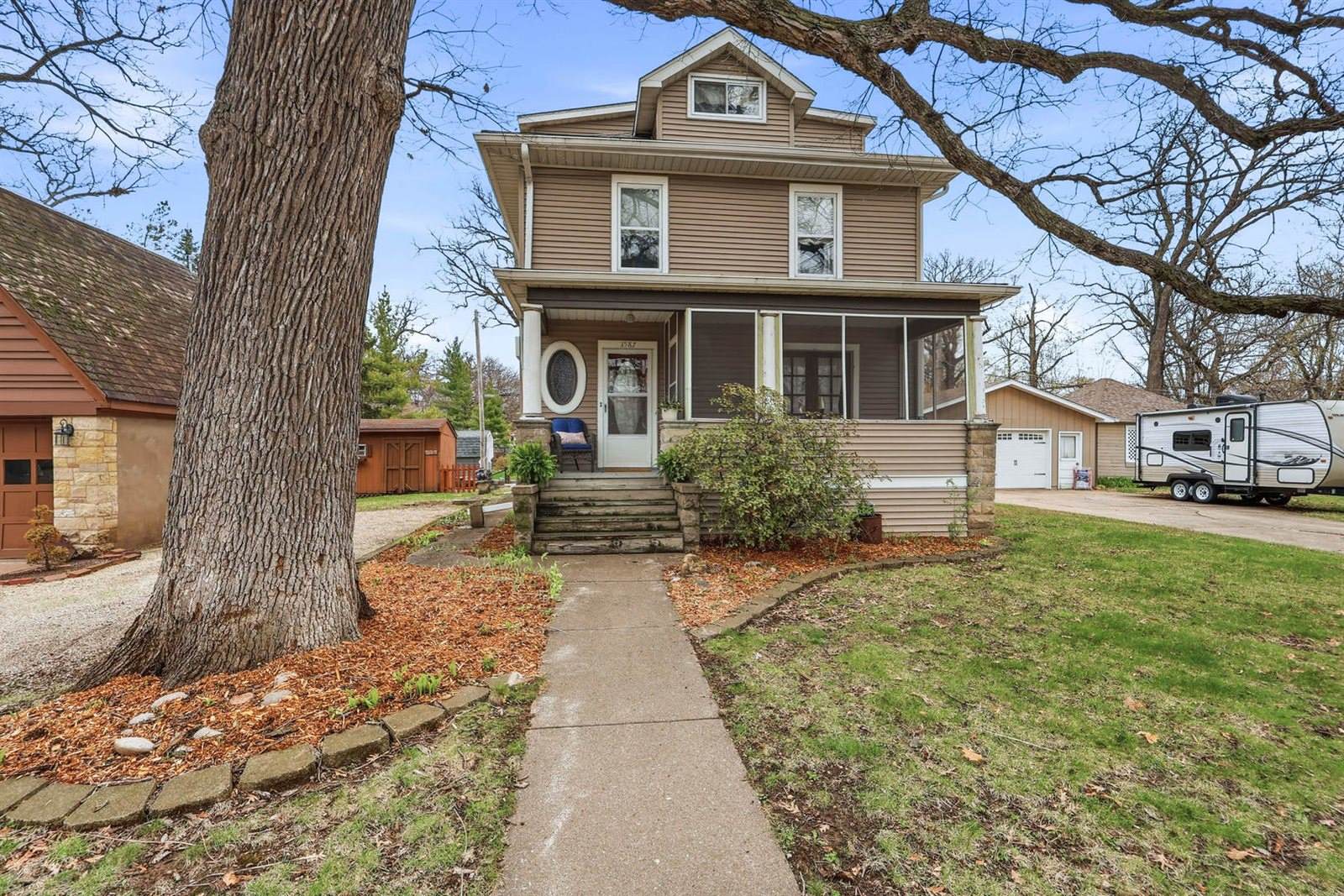 1587 34th Avenue, Moline, IL 61265