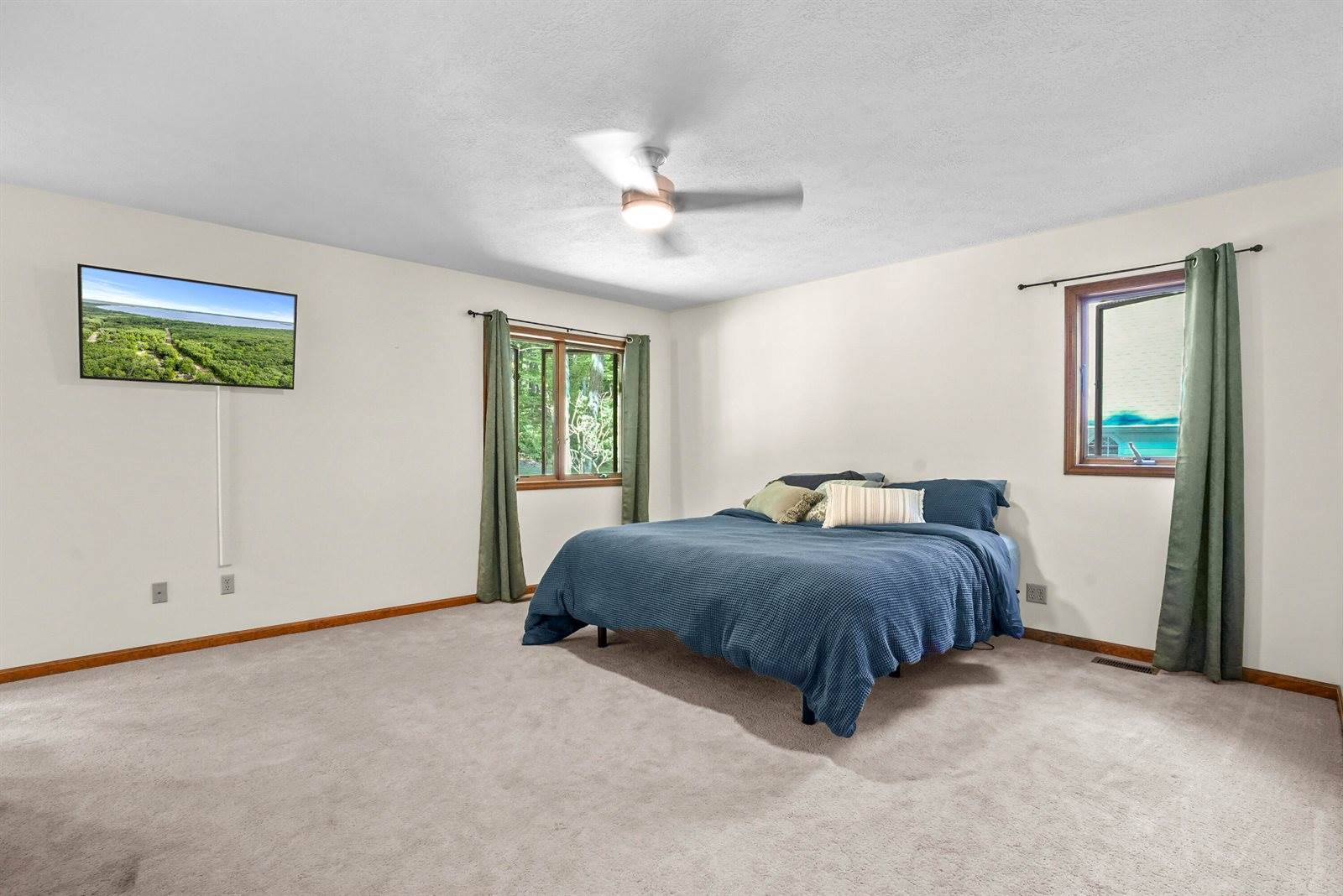 8675 North Loxley Road, Roscommon, MI 48653
