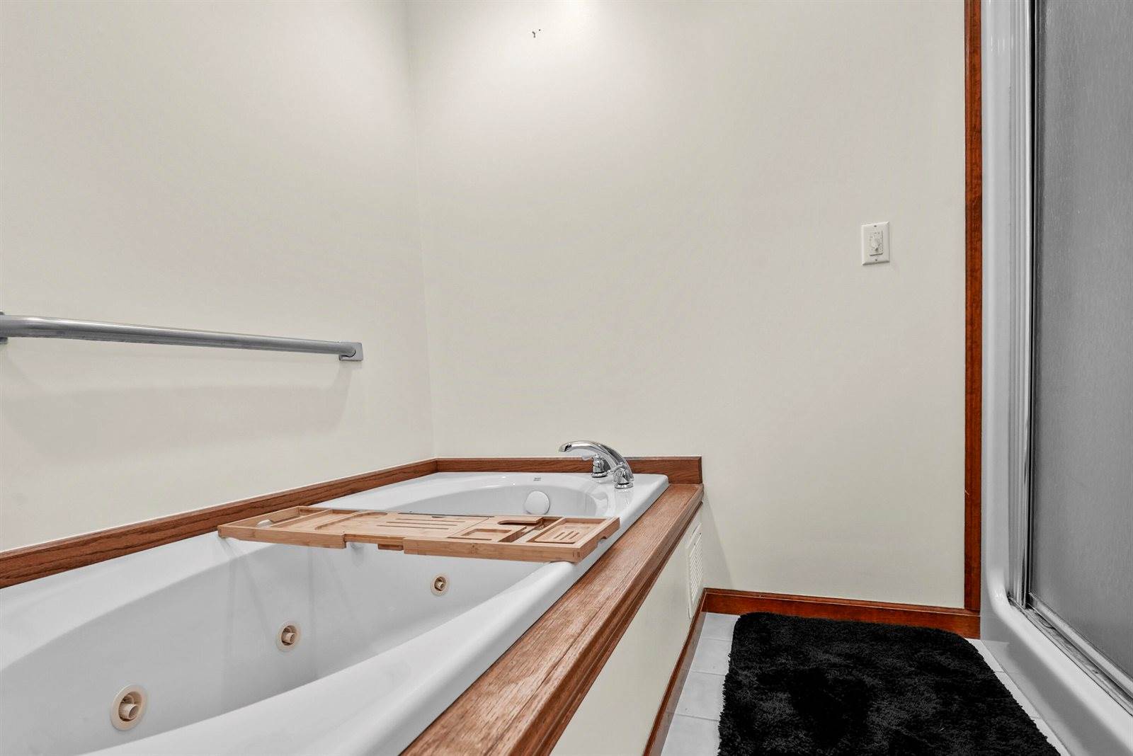 8675 North Loxley Road, Roscommon, MI 48653