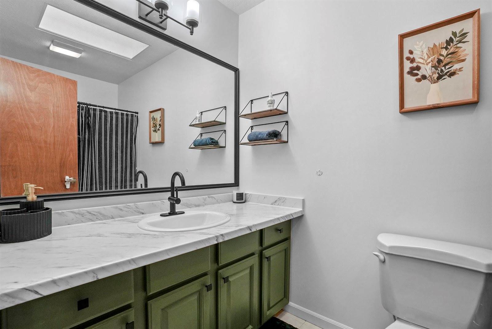 8675 North Loxley Road, Roscommon, MI 48653