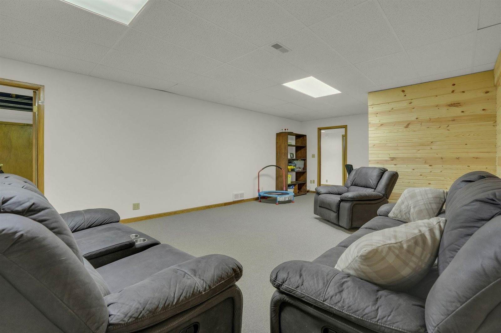 8675 North Loxley Road, Roscommon, MI 48653
