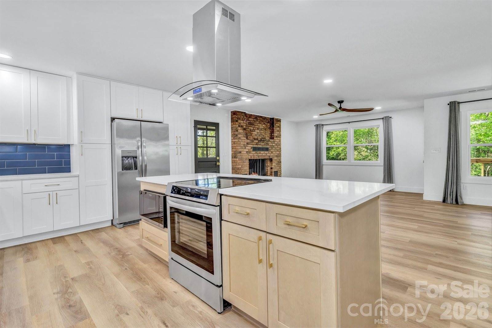 7 Angus Lane, Asheville, NC 28805