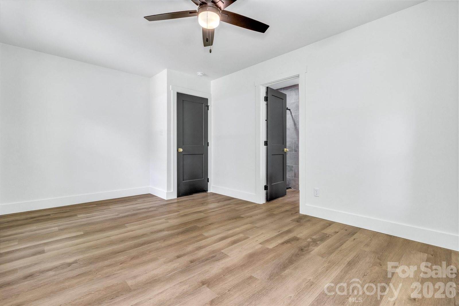 7 Angus Lane, Asheville, NC 28805