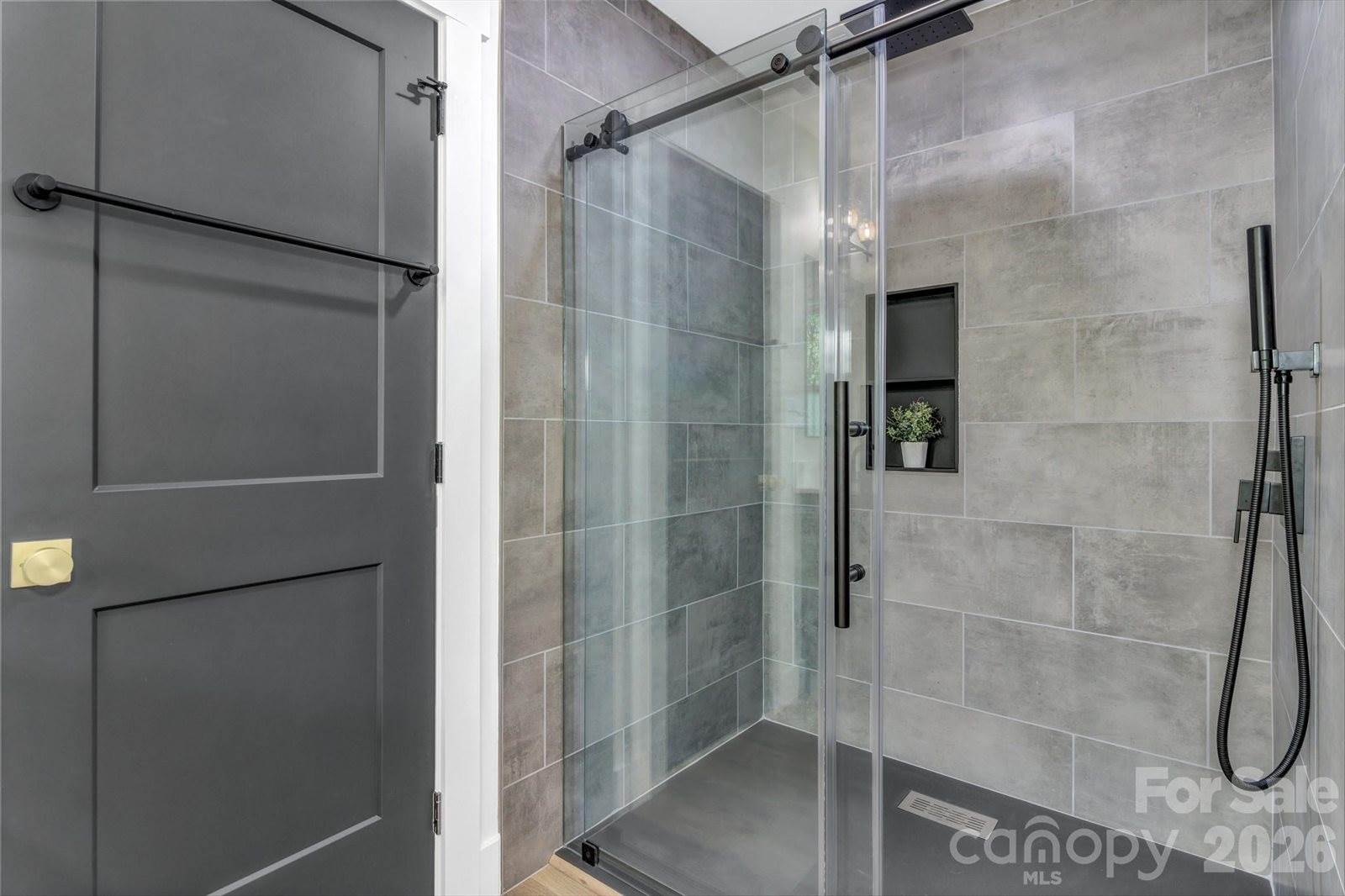 7 Angus Lane, Asheville, NC 28805