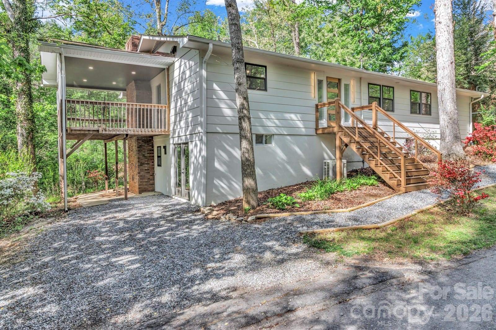 7 Angus Lane, Asheville, NC 28805