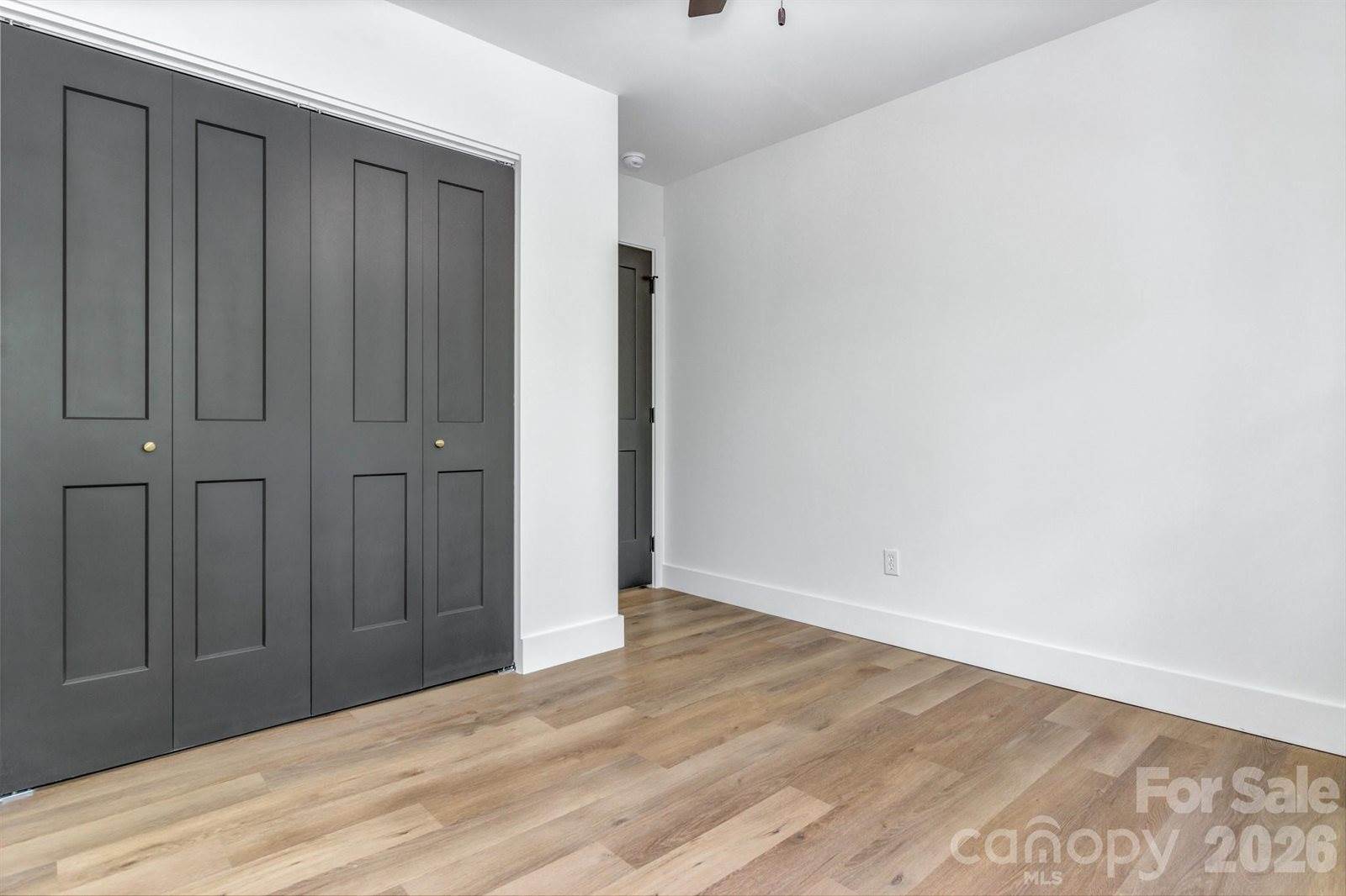 7 Angus Lane, Asheville, NC 28805