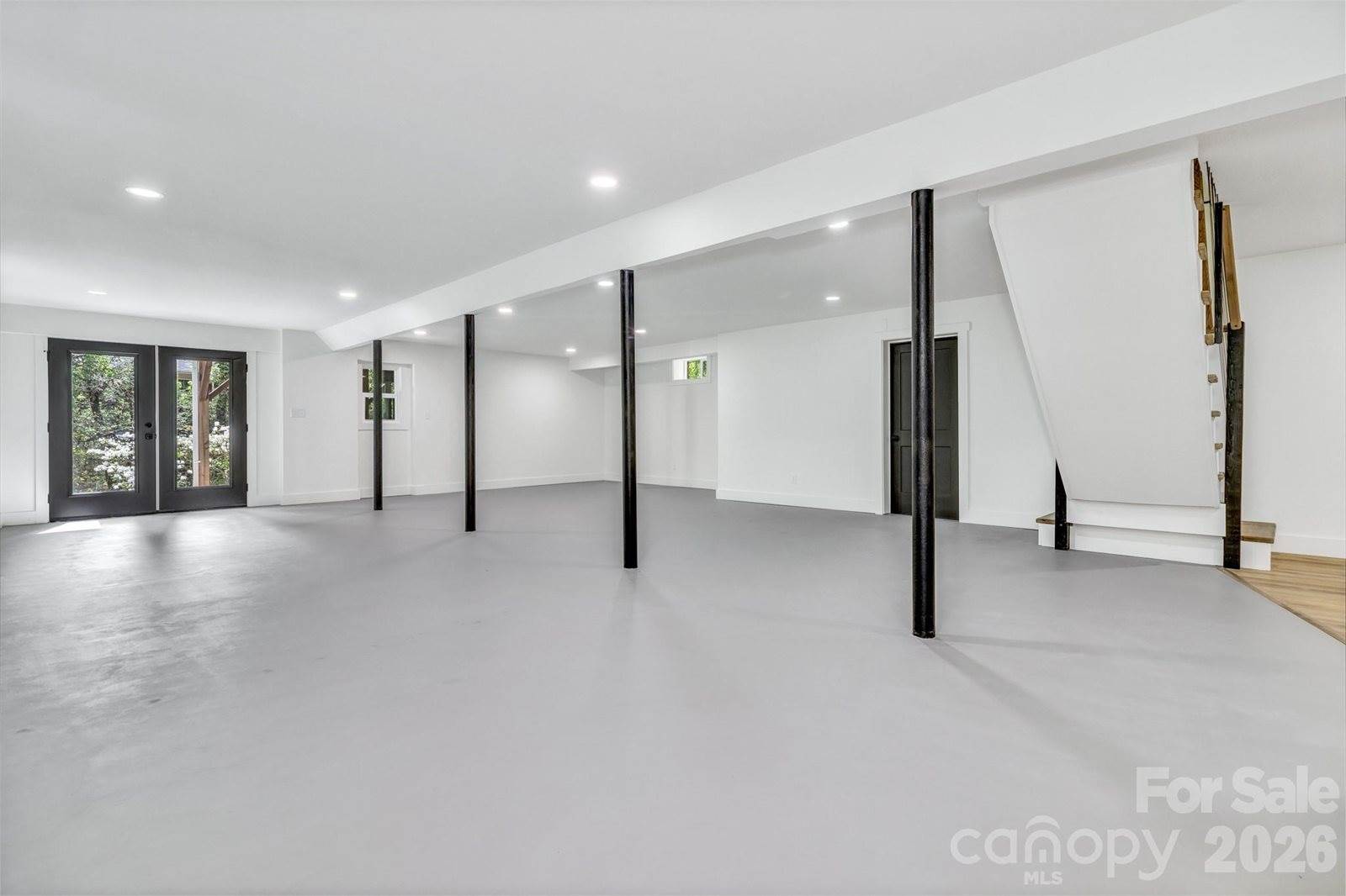 7 Angus Lane, Asheville, NC 28805