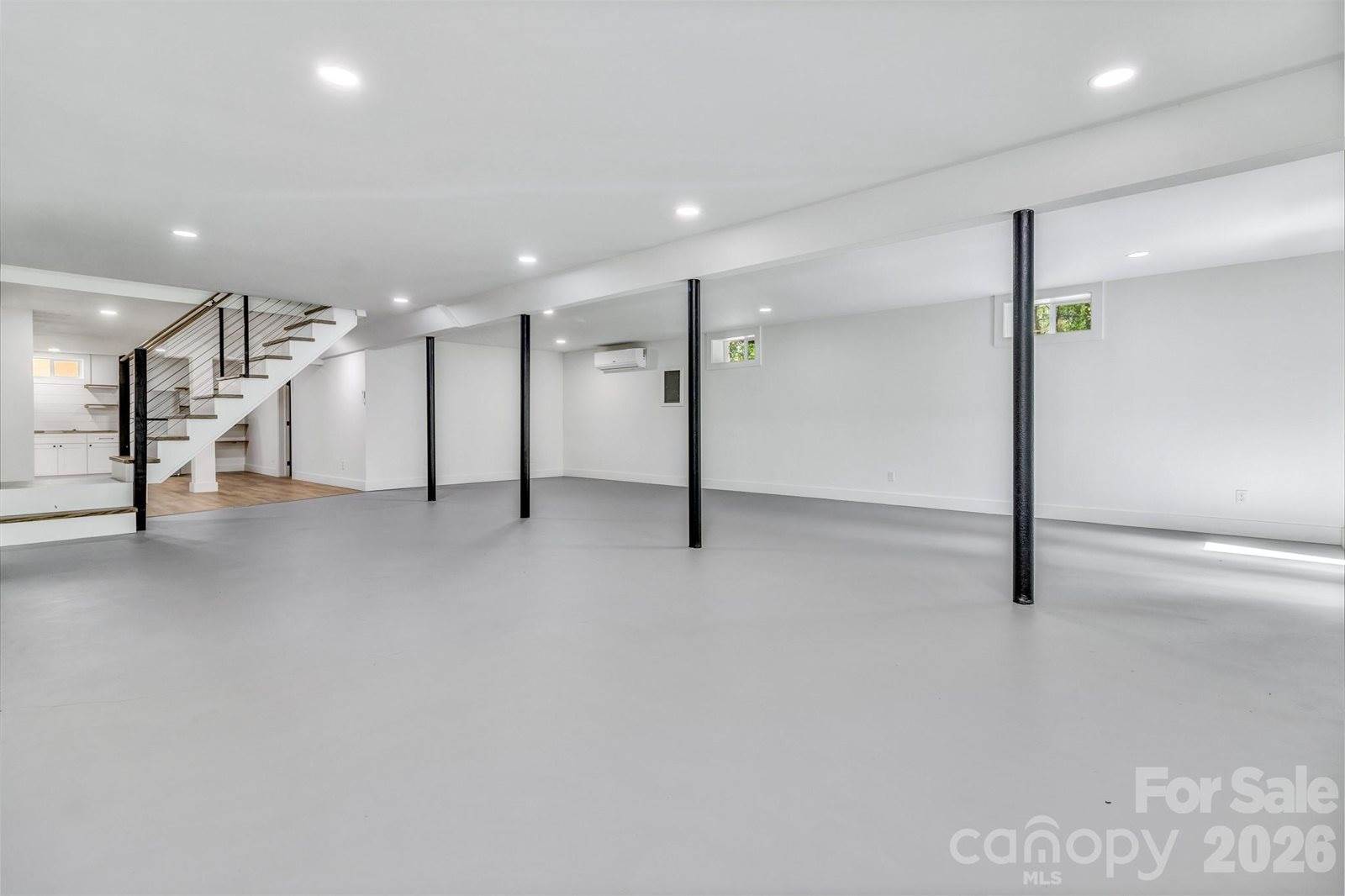 7 Angus Lane, Asheville, NC 28805