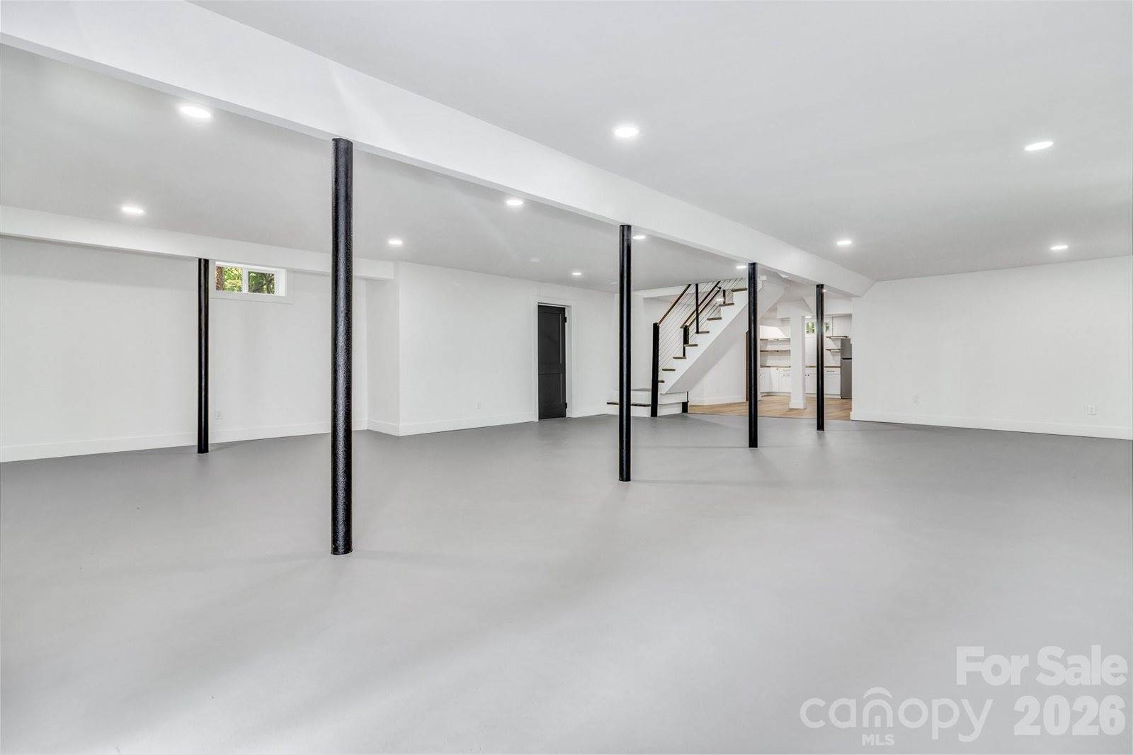 7 Angus Lane, Asheville, NC 28805