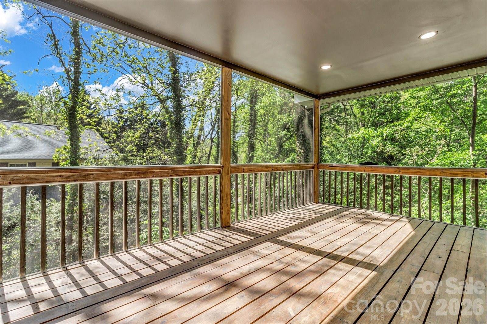 7 Angus Lane, Asheville, NC 28805