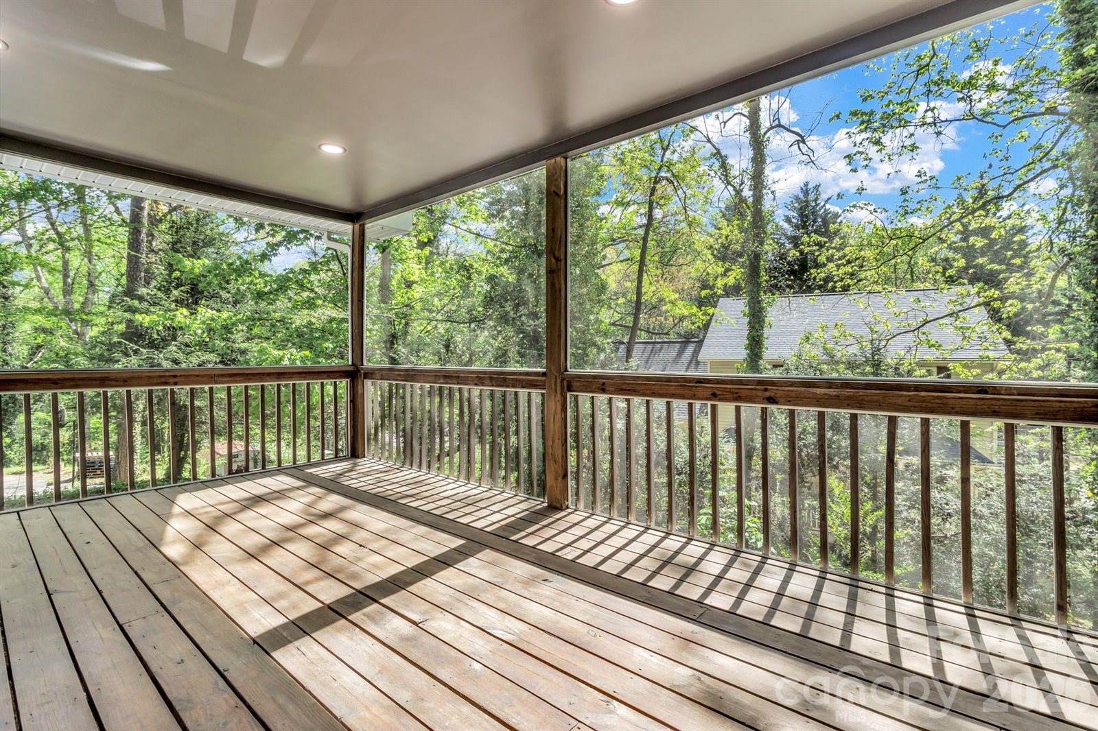 7 Angus Lane, Asheville, NC 28805