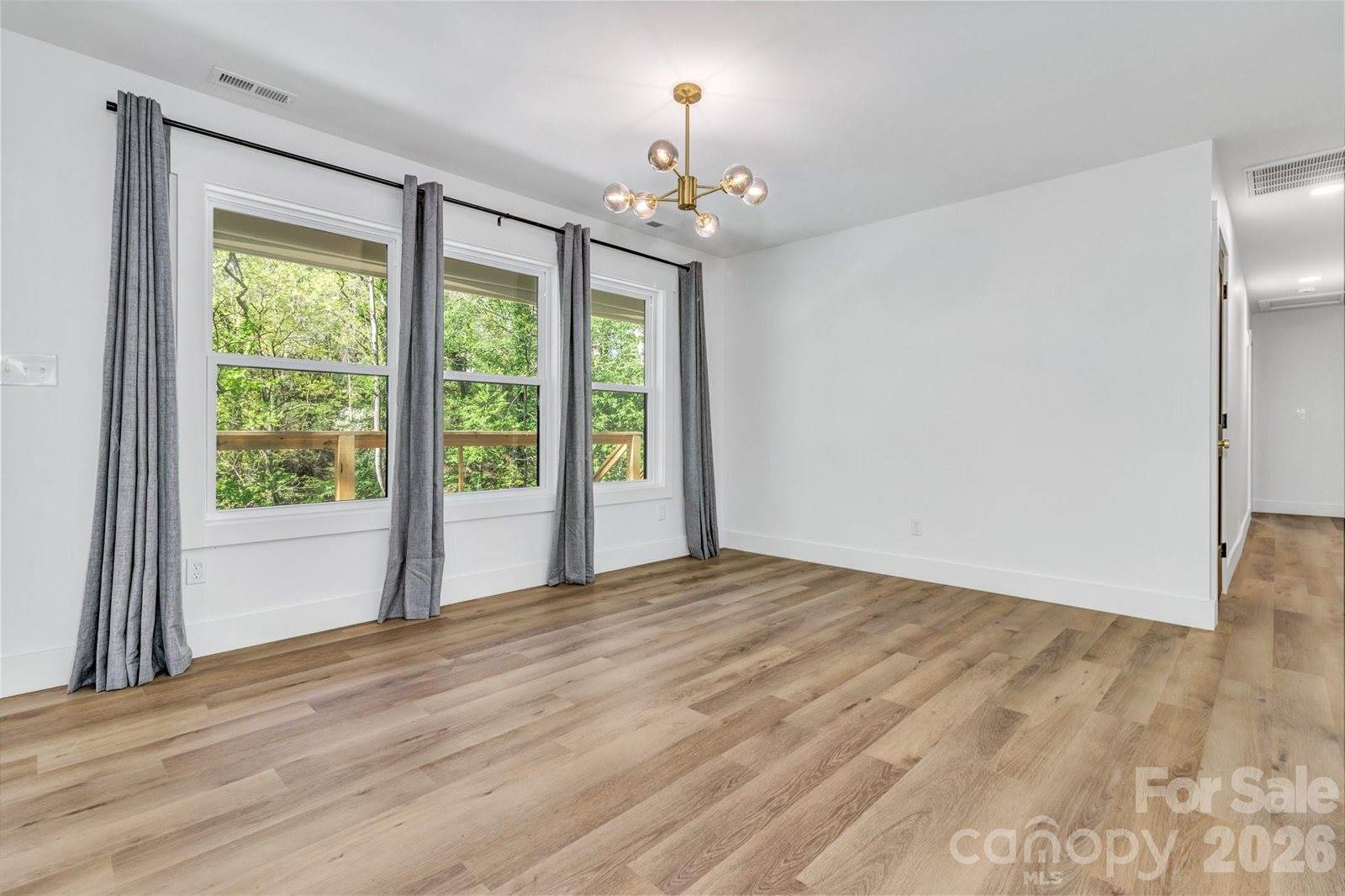 7 Angus Lane, Asheville, NC 28805