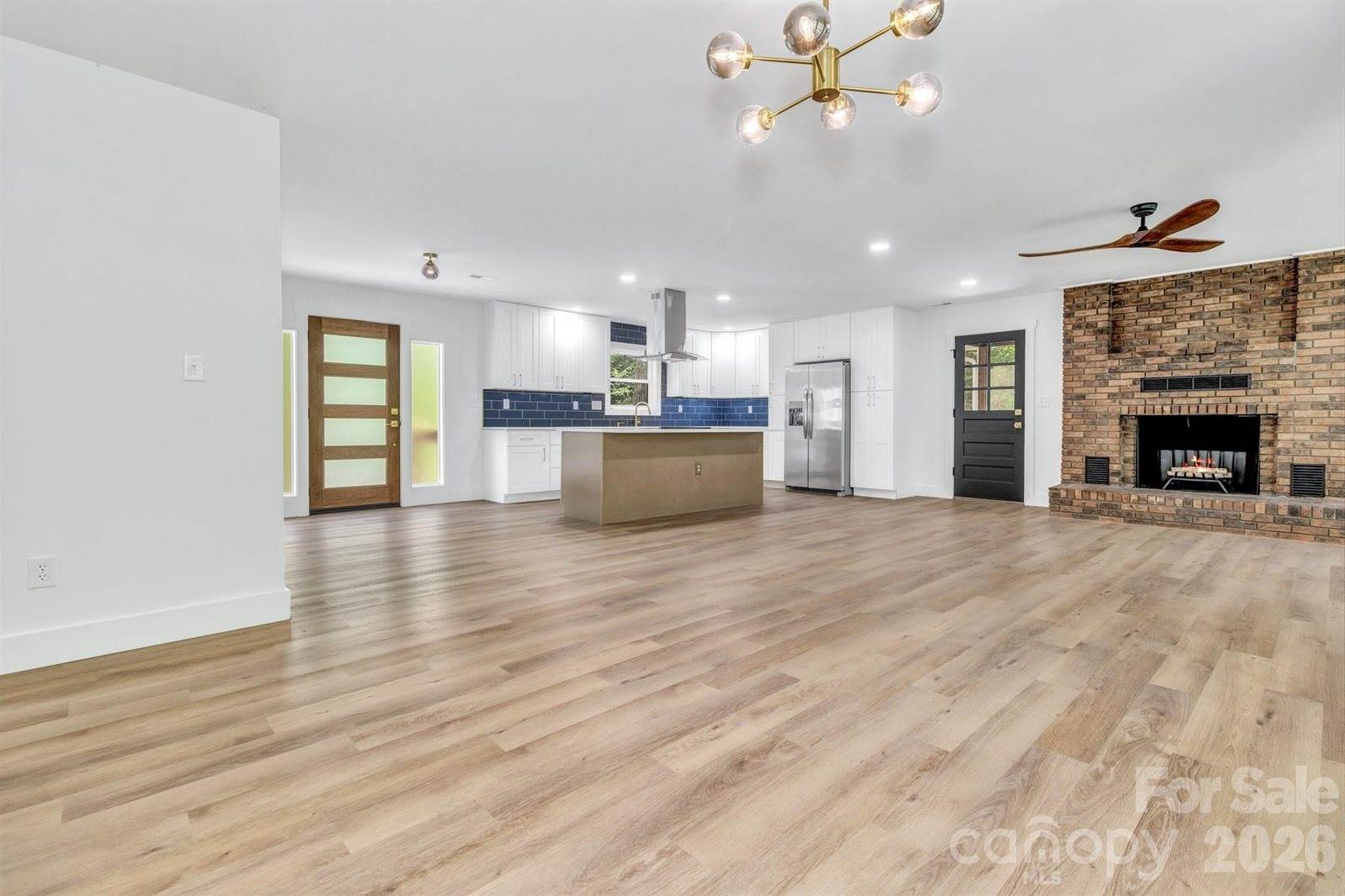 7 Angus Lane, Asheville, NC 28805