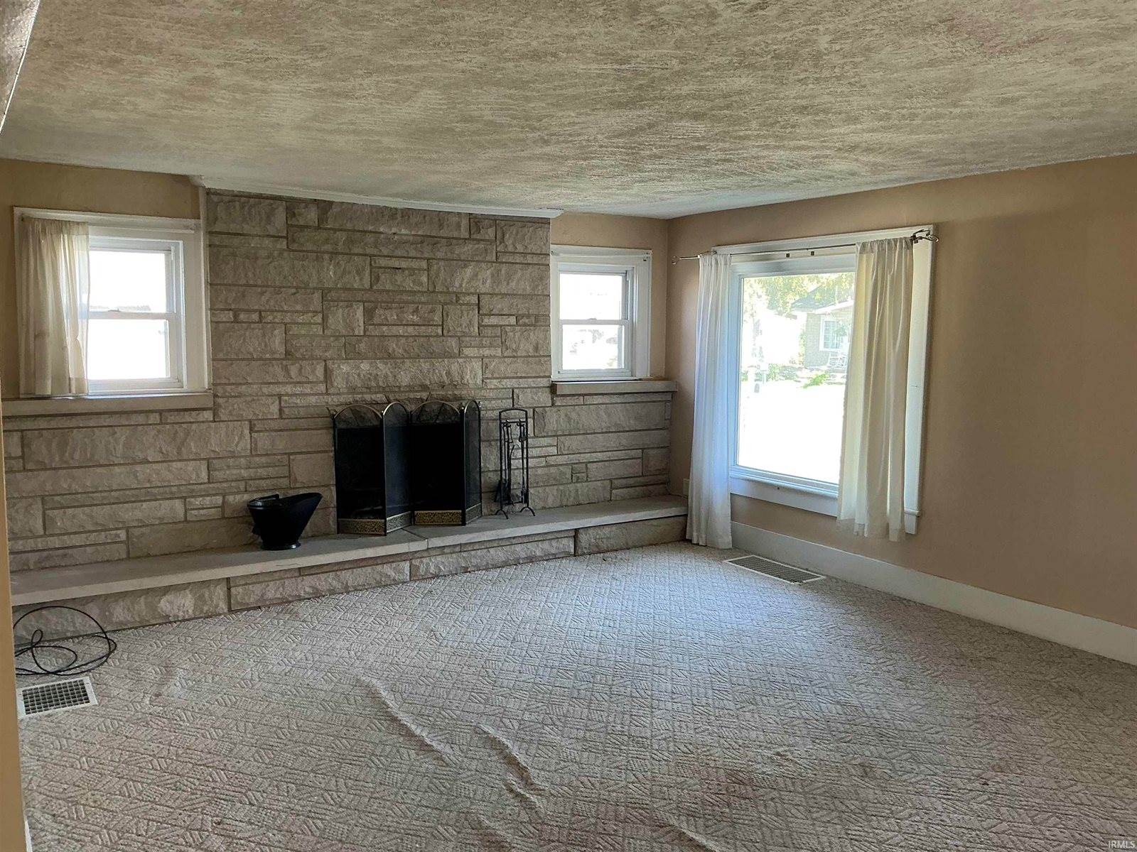 524 E Kickapoo, Hartford City, IN 47348