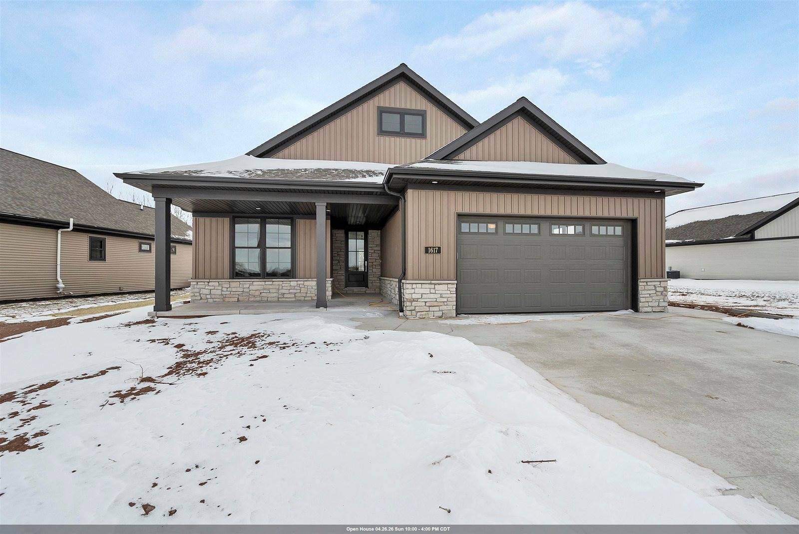 1617 North Honeysuckle Circle, De Pere, WI 54115