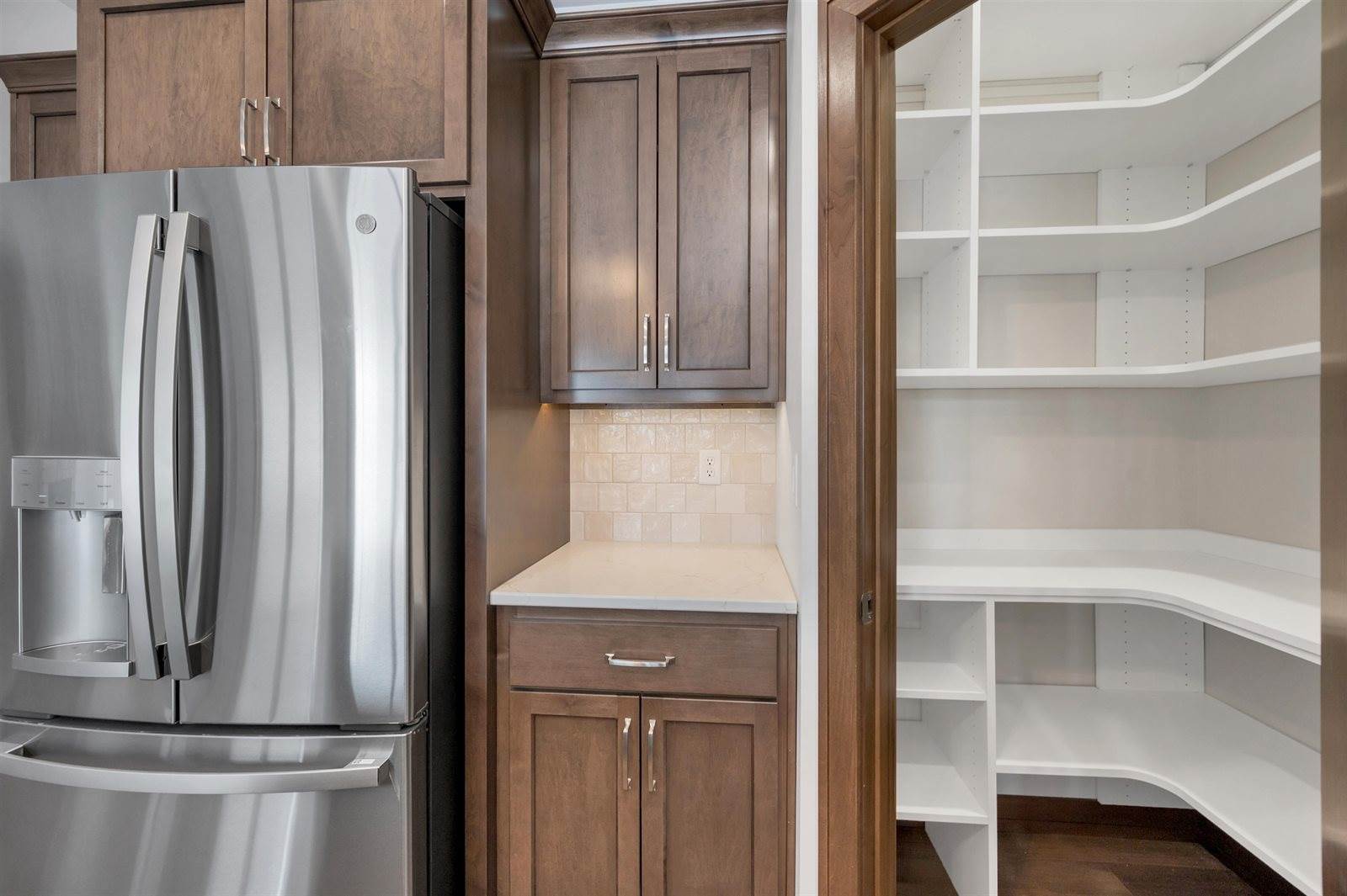 1617 North Honeysuckle Circle, De Pere, WI 54115