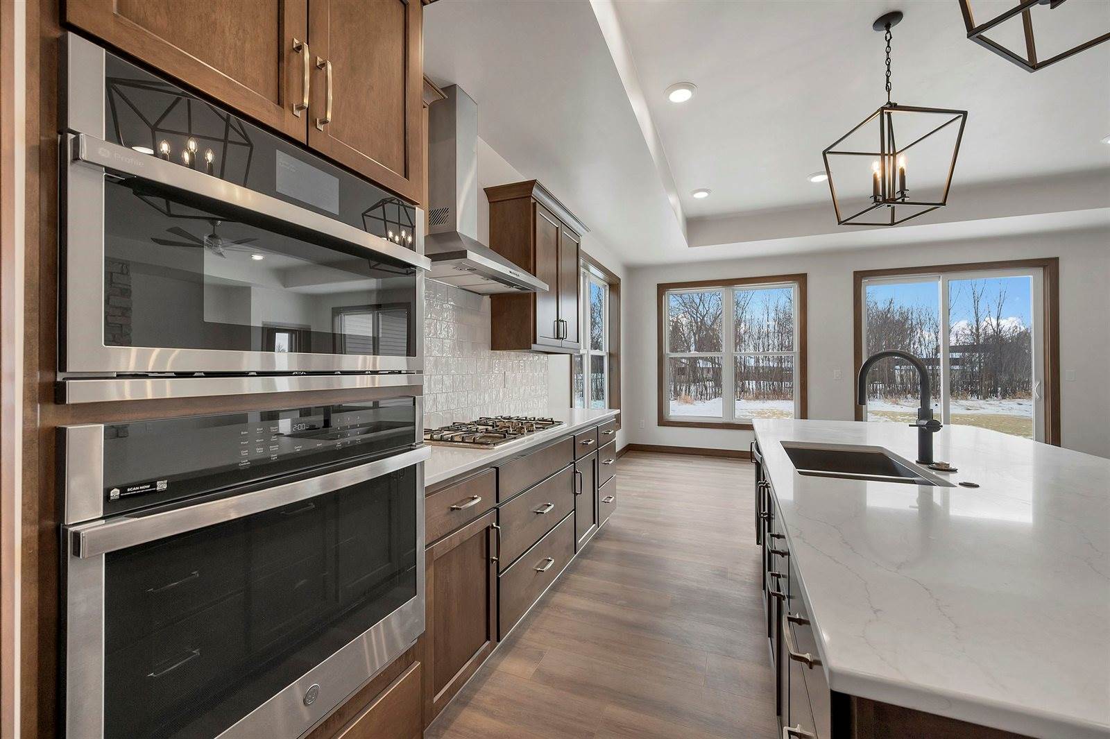 1617 North Honeysuckle Circle, De Pere, WI 54115