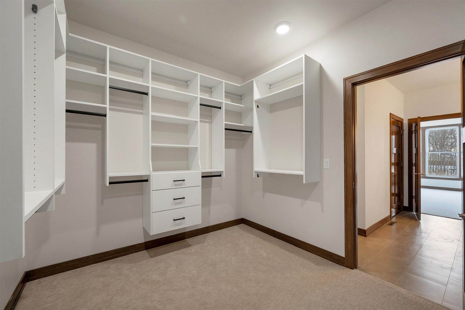 1617 North Honeysuckle Circle, De Pere, WI 54115